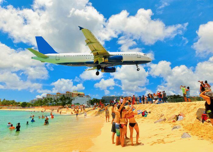 Maho Beach Incoming Flight