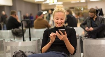 woman-tech-airport