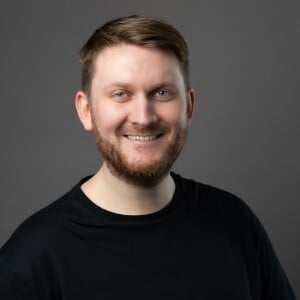 Leo Montague headshot