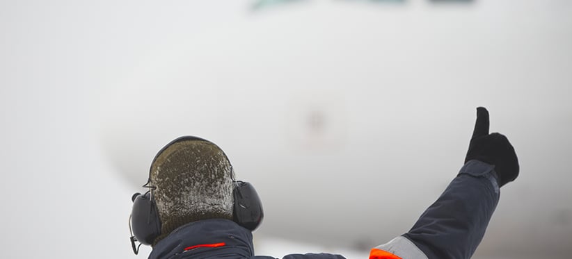 plane-in-snow